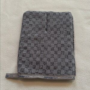 Norwex Bathroom Scrubbing Mitt